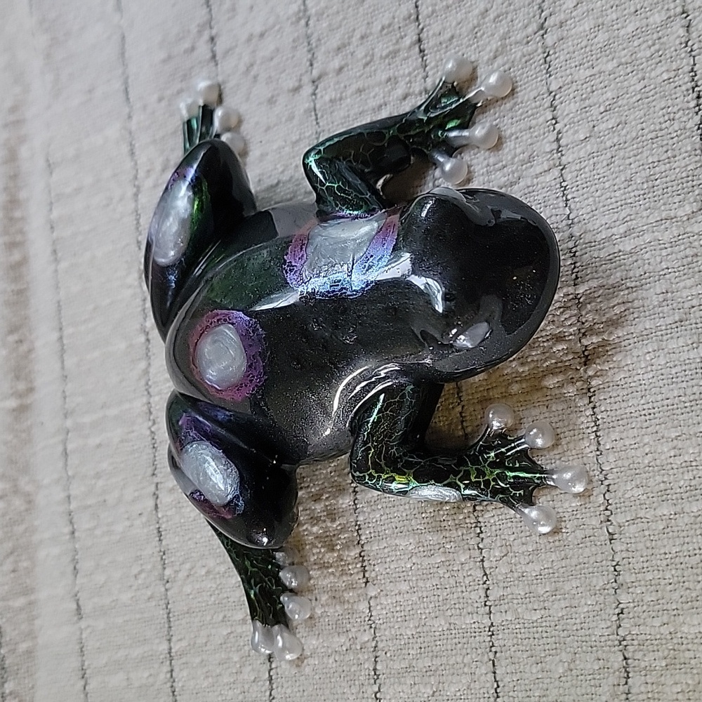 Resin Epoxy Artisan Frog with Quote Paperweight Gift Home Decor Piece - Picture 13 of 16